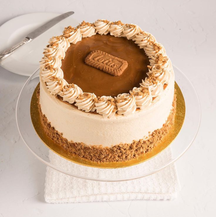 Lotus Biscoff Cake